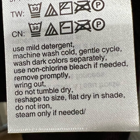 NWT Men’s Size M Maroon Calvin Klein Merino Wool Sweater - Picture 4 of 8